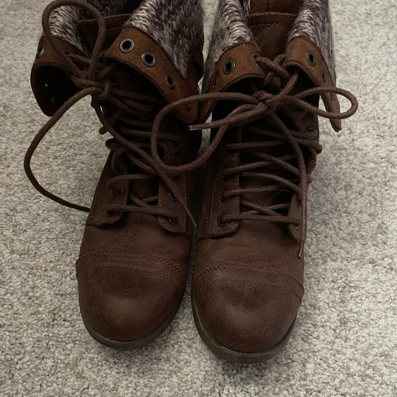 Mossimo Supply & Co Brown Faux Leather Boots Size 6 - Picture 2 of 10